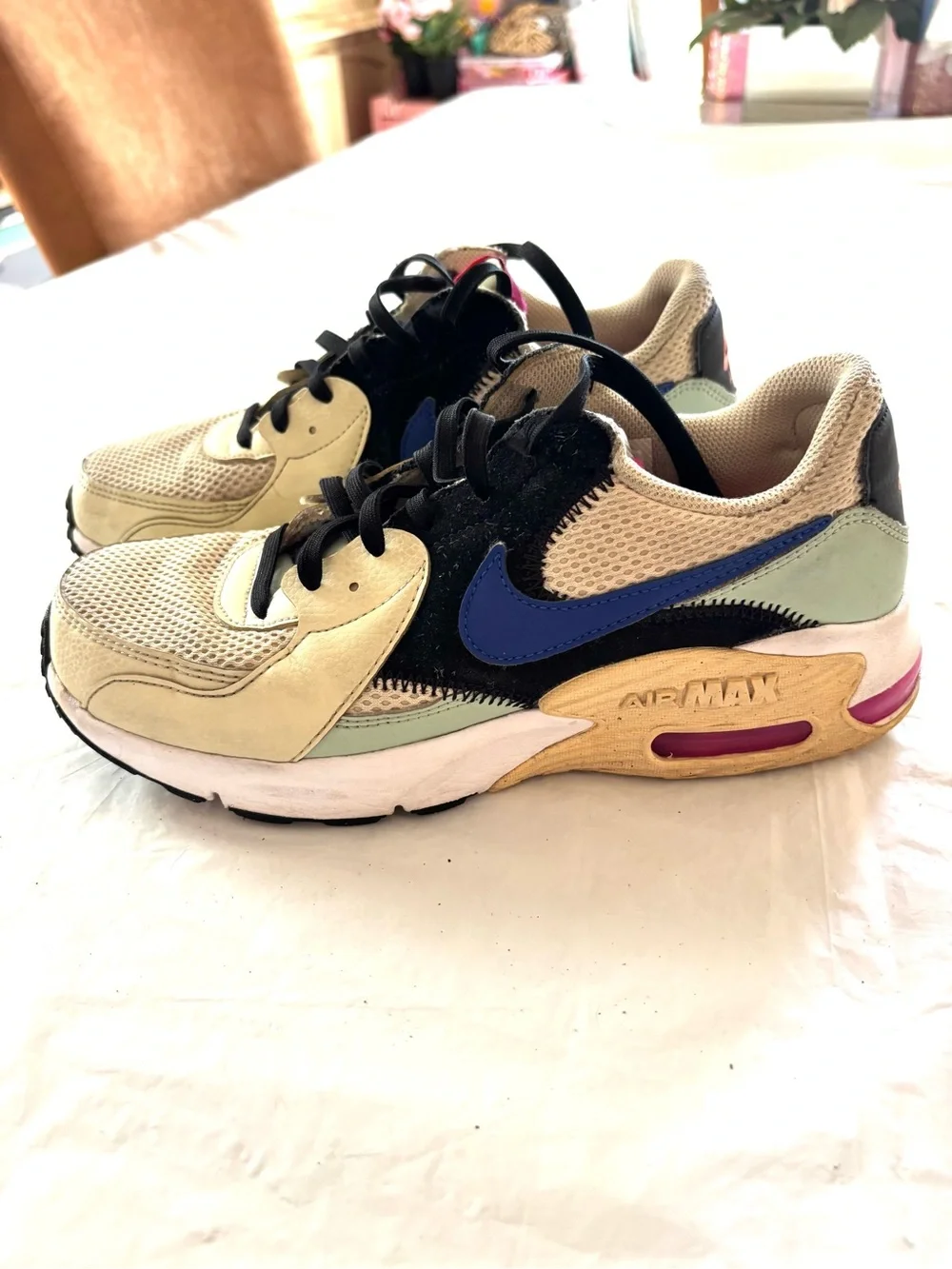 Nike White Air Max Excee Fossil Hyper Blue Pink Accent SZ 7.5 Worn 4X